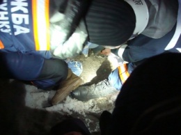 На Красных Маевщиков женщина попала ногой в открытый люк. вытаскивали спасатели