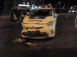 Киевские полицейские разбили служебную машину