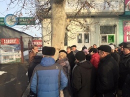 В Вознесенске преподаватели ПТУ пикетируют районное казначейство из-за невыплаты зарплат