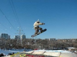 В Киеве открыли лыжную трассу для бойцов АТО