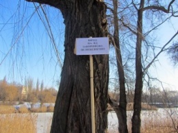 В Жовтневом районе на водоемах устанавливают предупреждающие таблички (фото)