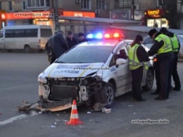 ДТП в Днепропетровске: полицейский патруль протаранил Toyota. ФОТО+видео