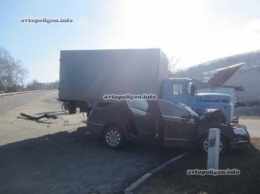 ДТП на Киевщине: VW Passat врезался в грузовик - пострадал водитель. ФОТО