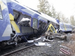 В Германии количество погибших во время столкновений поездов возросло до 10