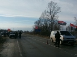 В Ровенской обл. трассу к границе Белоруссии для российских фур заблокировали активисты УНСО