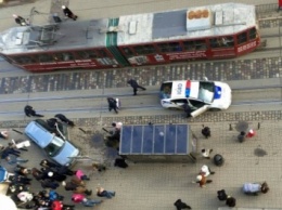 Во Львове водитель легковушки выехал на остановку общественного транспорта