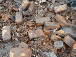 В Сватово до сих пор находят неразорвавшиеся снаряды и мины (ФОТО, ВИДЕО)