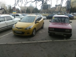 В Николаеве очередное «автобыдло» припарковалось на стоянке для инвалидов