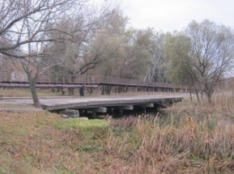 Власти на Луганщине приступили к восстановлению моста (фото)