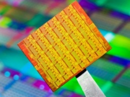 Intel планирует перейти на новую технологию изготовления чипов в следующем году