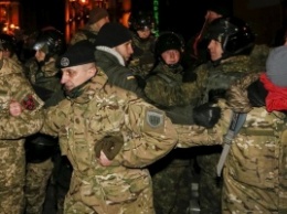 В Минобороны Украины сообщили о переговорах с митингующими на Майдане