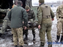 Под Марьинкой травмировались украинские военные - штаб АТО
