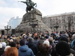 Аваков: На митинг в поддержку полиции пришло больше людей, чем участников акции на Майдан