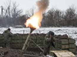 Под Красногоровкой боевики применили 82-мм миномет; велся снайперский обстрел, - пресс-центр