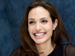 Анджелина Джоли и Джордж Клуни попали в список самых красиво стареющих звезд