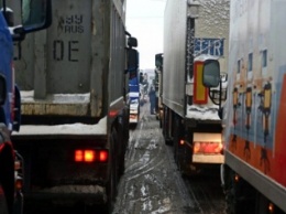 Полиция определила маршруты движения для грузового транспорта из России