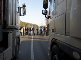 Минтранс России сообщил о возобновлении движения большегрузов в Украине