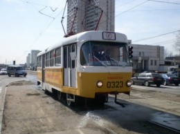 На востоке Москвы трамвай сошел с рельсов