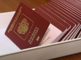 Медведев ускорил в два раза оформление паспорта гражданам РФ