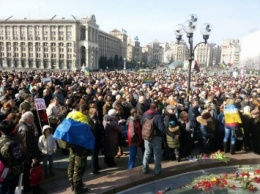 На Майдане митингуют в поддержку наводчицы Савченко, националисты угрожают штурмом посольства России