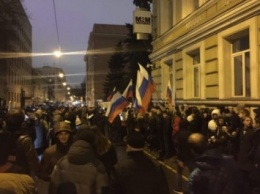 У посольства Украины в Москве проходит ответная акция протеста