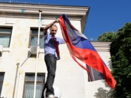 Украинский бунт против российских консульств: бессмысленно и беспощадно