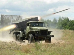 Около Донецка боевики разместили запрещенные САУ и "Грады", - разведка