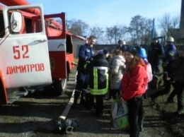 Школьники Димитрова побывали в гостях у спасателей