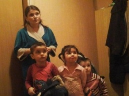 Многодетная семья переселенцев из Макеевки ютится на 12 квадратных метров жилья