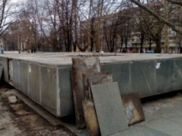 В Запорожье завершили демонтаж памятника Дзержинскому (ФОТО)