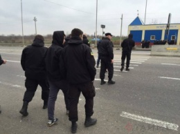 В Одессе из-за малочисленности участников сорвалась попытка автомайданщиков перекрыть киевскую трассу