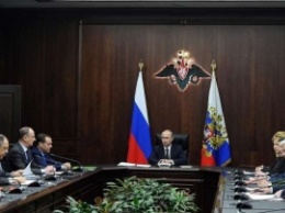 Путин обсудил с Совбезом безопасность дипведомств РФ в Украине