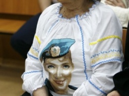 Мать Савченко попросила Порошенко как можно скорее освободить ее дочь