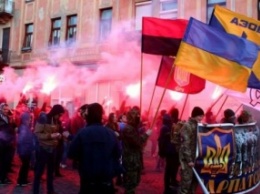 В Ужгороде участники шествия националистов заявили, что "готовы к противодействию венгерским оккупационным деятелям"