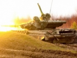 Пять танков боевиков атаковали позиции сил АТО на Ясиноватской развязке
