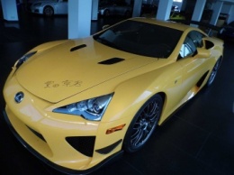 Для ярых фанатов: лимитированный Lexus с подписью главы Тойоты за 7 млн долларов