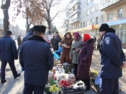 Сегодня в Житомире разогнали стихийную торговлю на остановке Довженко