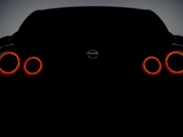 Nissan показал тизер нового GT-R