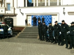 Полиция Закарпатья отчиталась перед общественностью на центральной площади Ужгорода (ФОТО)