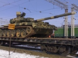 Россия вновь завезла боевикам "Грады", танки и артиллерию - разведка