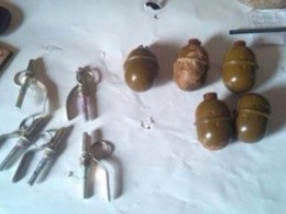 У жителя Днепропетровщины изъяли 5 гранат, которые он нашел в поле