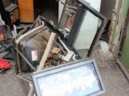 Сотрудники полиции Славянска уничтожили игровые аппараты (фото)