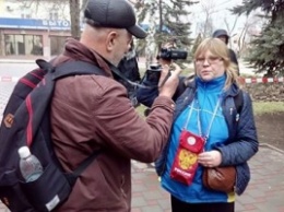 На суде над Савченко украинские и российские журналисты переругались между собой (ФОТО, ВИДЕО)