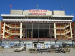 Одесский морвокзал остался без окон (ФОТО)