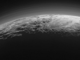 Ученые: на Плутоне были реки и озера из жидкого азота