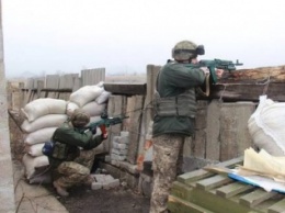 Военные насчитали 52 обстрела на Донбассе в четверг