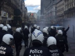 В Брюсселе полиция применила водометы на марше против исламистов