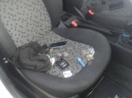 В автомобиле закарпатца полиция обнаружила нелегальную находку (ФОТО)