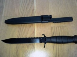 В Покровске (Красноармейске) задержан горе-гость из Киевщины со штык-ножом