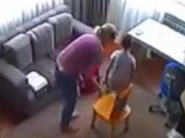 В Одессе родители сняли видео, как логопед избивает их заикающегося мальчика (ВИДЕО)